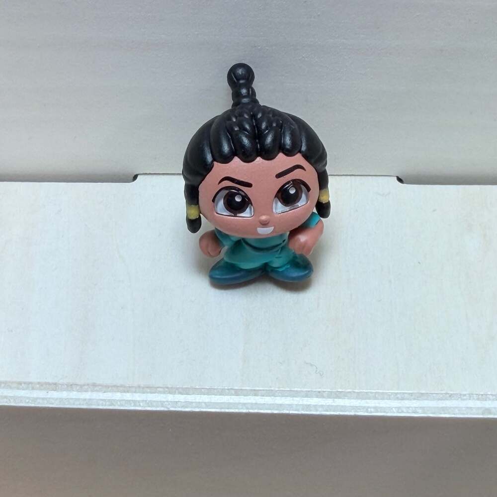 Disney Doorables Series 12 Pixel Perfect Raya and the Last Dragon Mini Figure